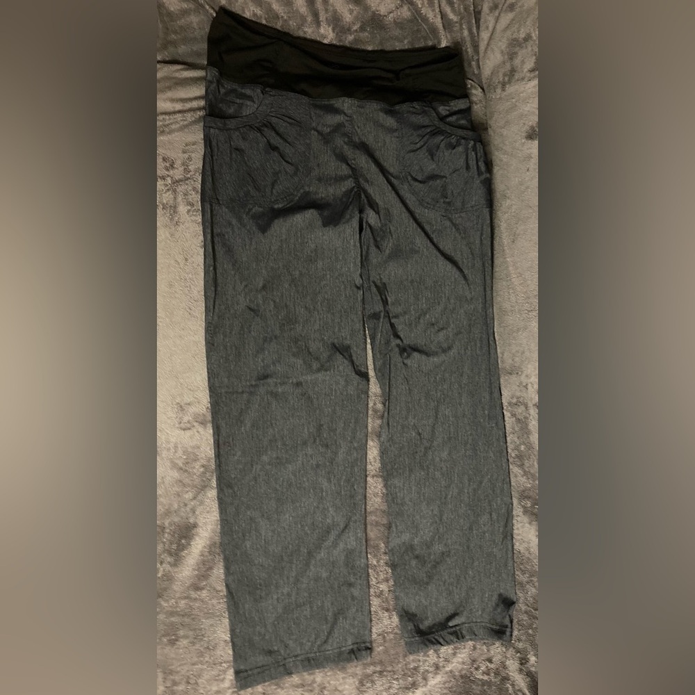 Prana Women’s outdoor Pants Size Large Short Inseam. Climbing, hiking, yoga